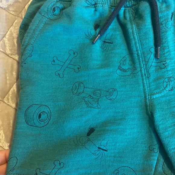 TODDLER BOYS COTTON ON KIDS SKATER TEAL SHORTS 4T - Picture 2 of 4